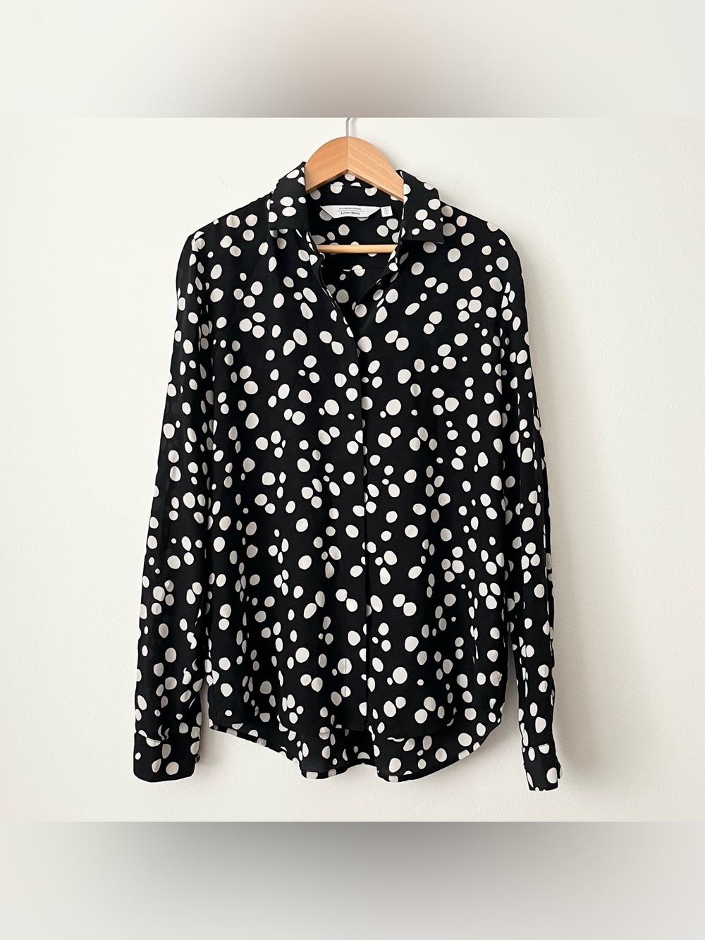 & Other Stories Women's 100% Silk Blouse Shirt Size 4 Black White Polka Dots